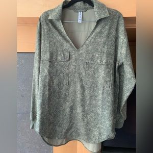 Womans size Medium Athleta blouse.